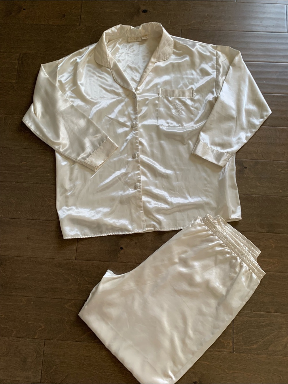 Silky White Women's Pajama Set - Classic Button-Up Top & Elastic Waist Pants
